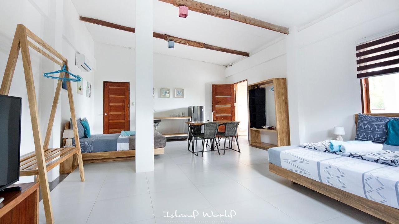 Island World Resort 3*